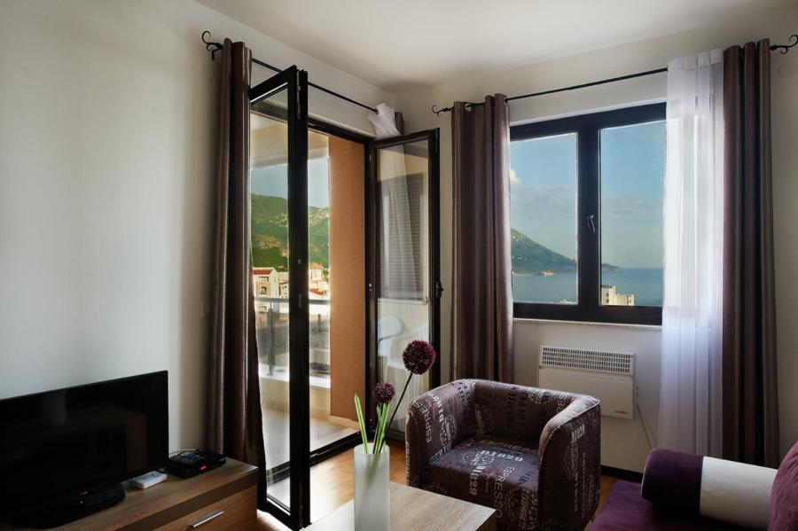 Mon * Budva
