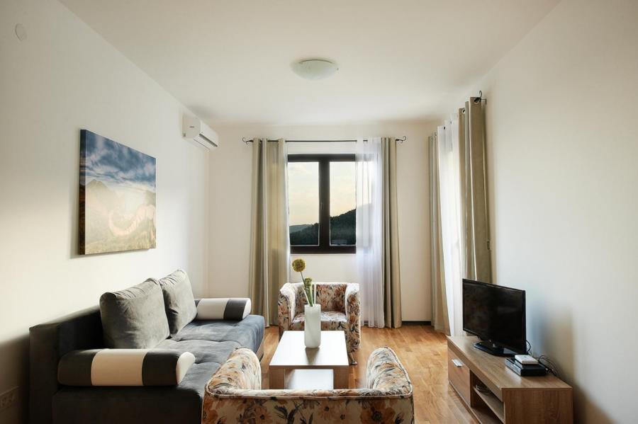 Mon * Budva