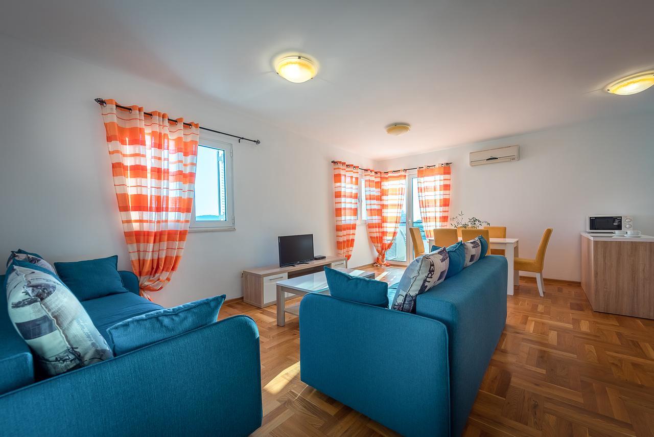 Apartment Mon