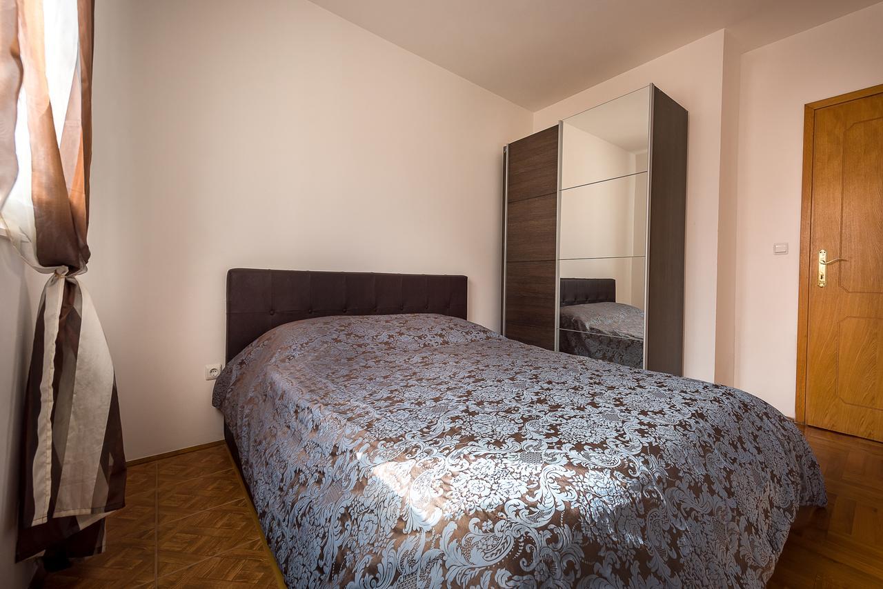 Apartment Mon